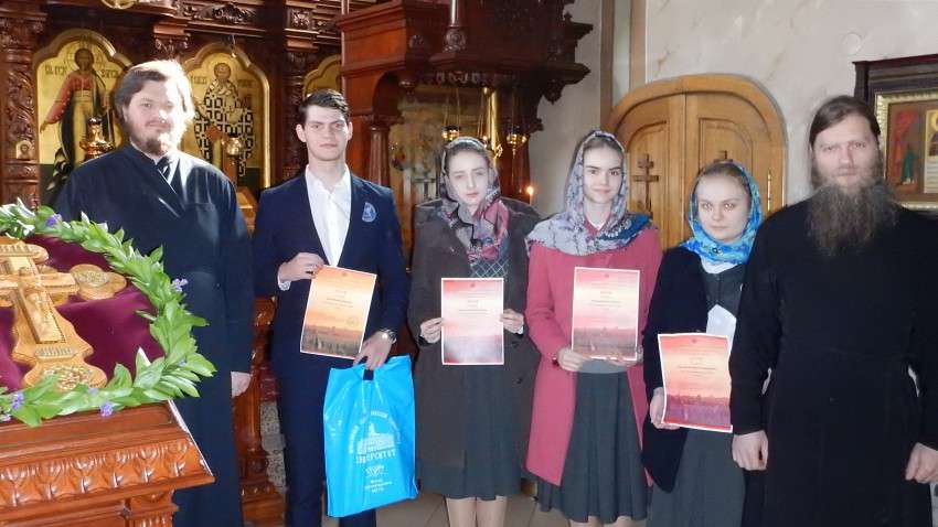 Духовник гимназии поздравил победителей и призеров регионального этапа всероссийской олимпиады школьников по ОПК
