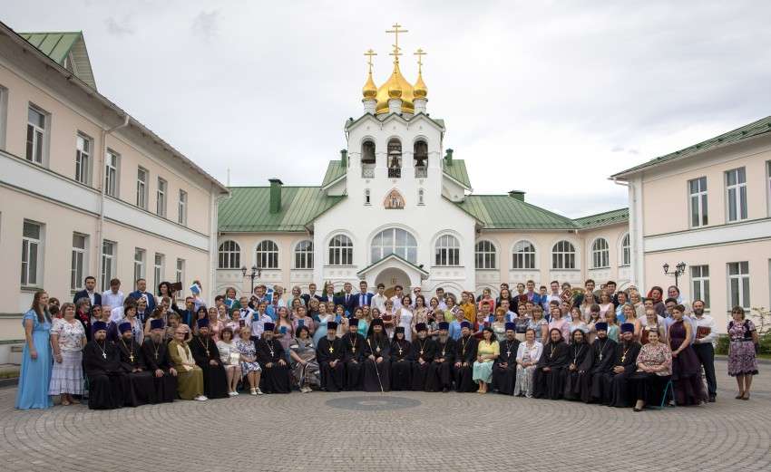 Общеепархиальный выпуск православных гимназий и школ Московской епархии,